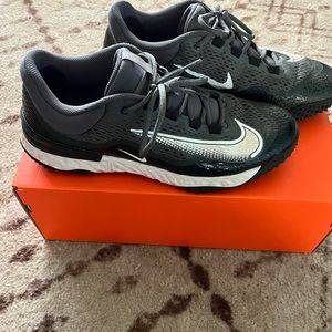 Men’s Baseball turf cleats